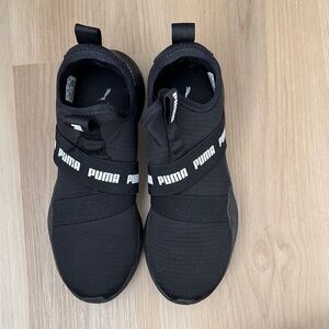 Puma Womens Black Strap Sneakers